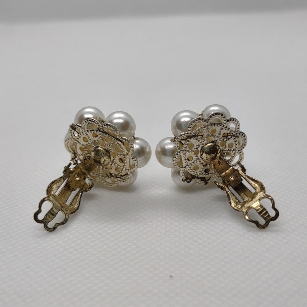 Vintage Pearl Cluster Clip On Earrings - Picture 3 of 7